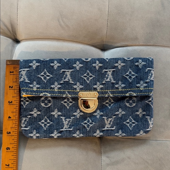 Louis Vuitton Blue Denim Monogram Clutch Push Lock Pochette Plat - Picture 15 of 16